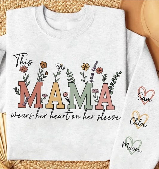 This Mama wears her heart | Personalized |